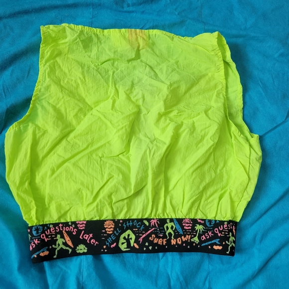 Vintage Shell Shock crop top - Picture 2 of 3